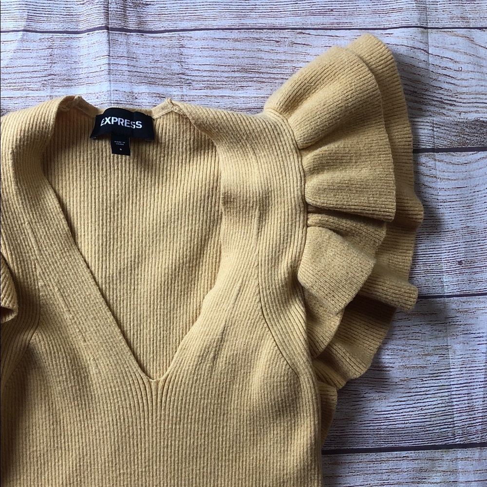 Express Yellow Ribbed Knit Top - Picture 4 of 5